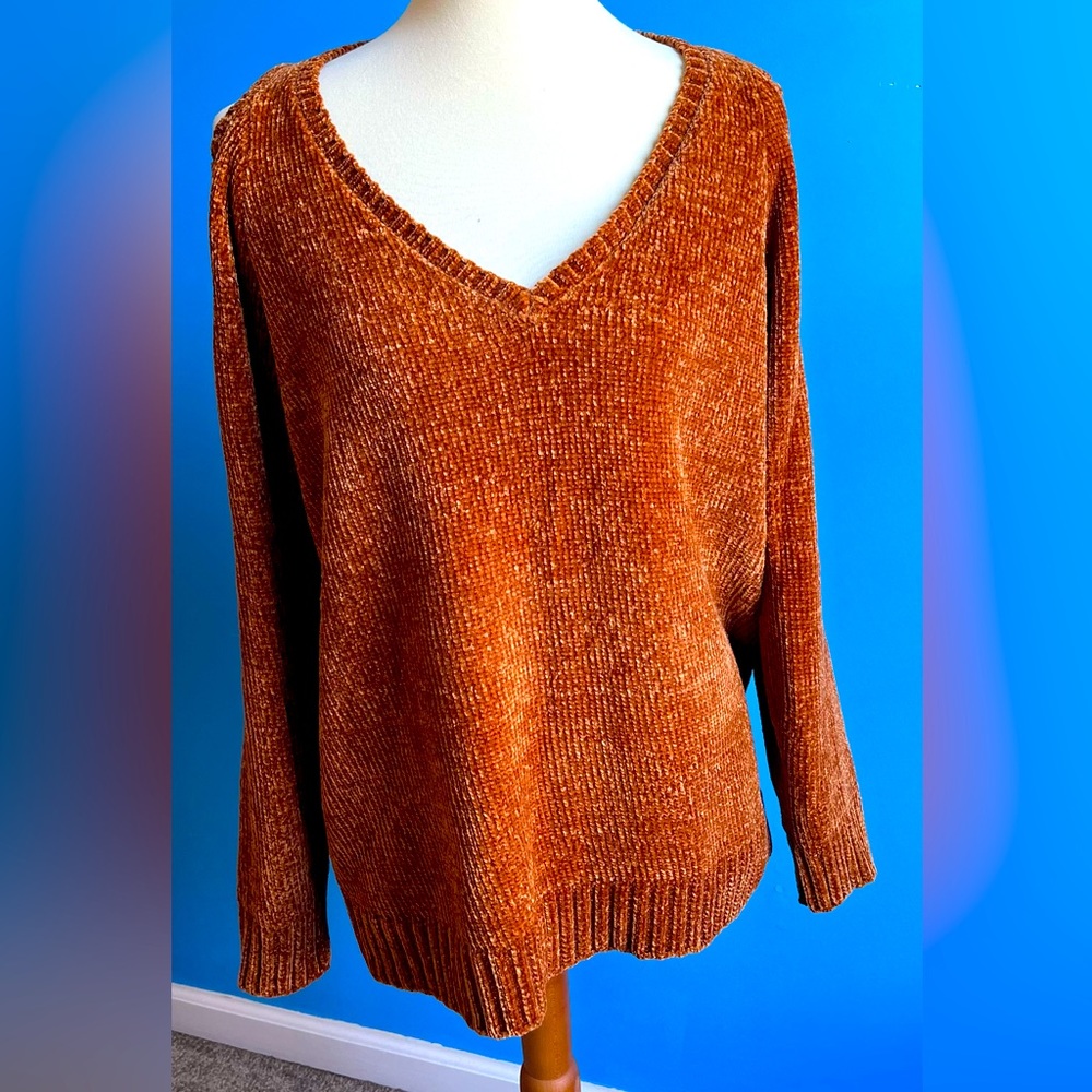 Just Fab v-neck sweater